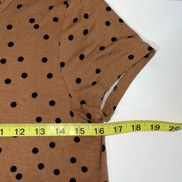 Maurices 24/7 Gold & Black Polka Dot Print Short Sleeve Tee Small Women’s - Picture 6 of 9